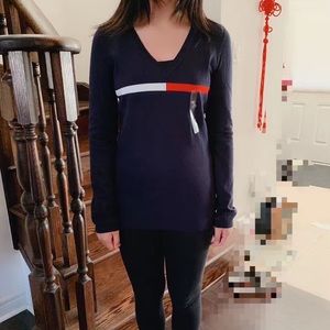 NWT Tommy Hilfiger women sweater navy xs